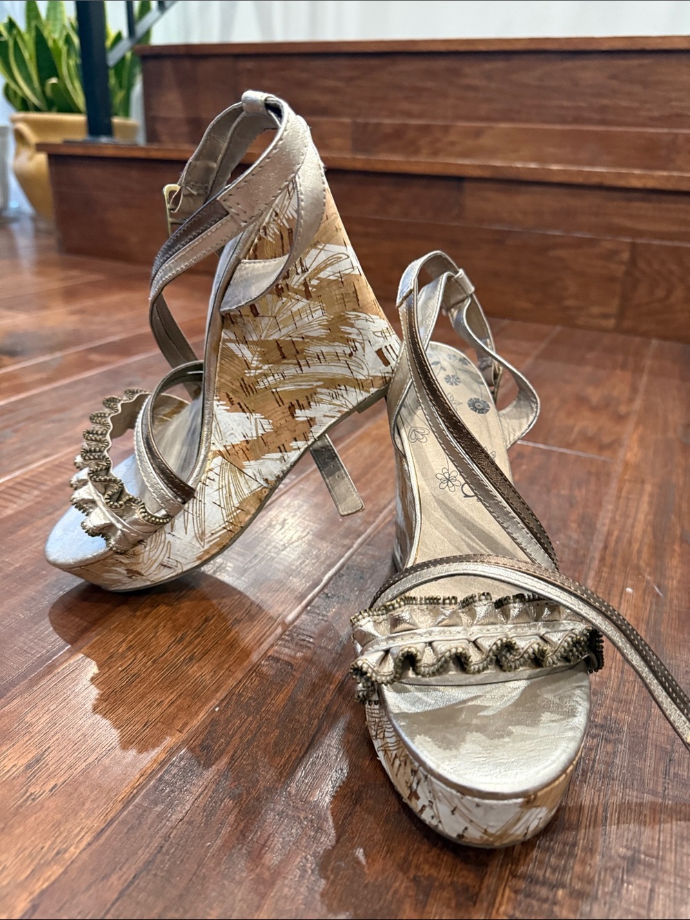 Moda Metallic Gold Ruffle Strap Wedge Sandals - Picture 3 of 4
